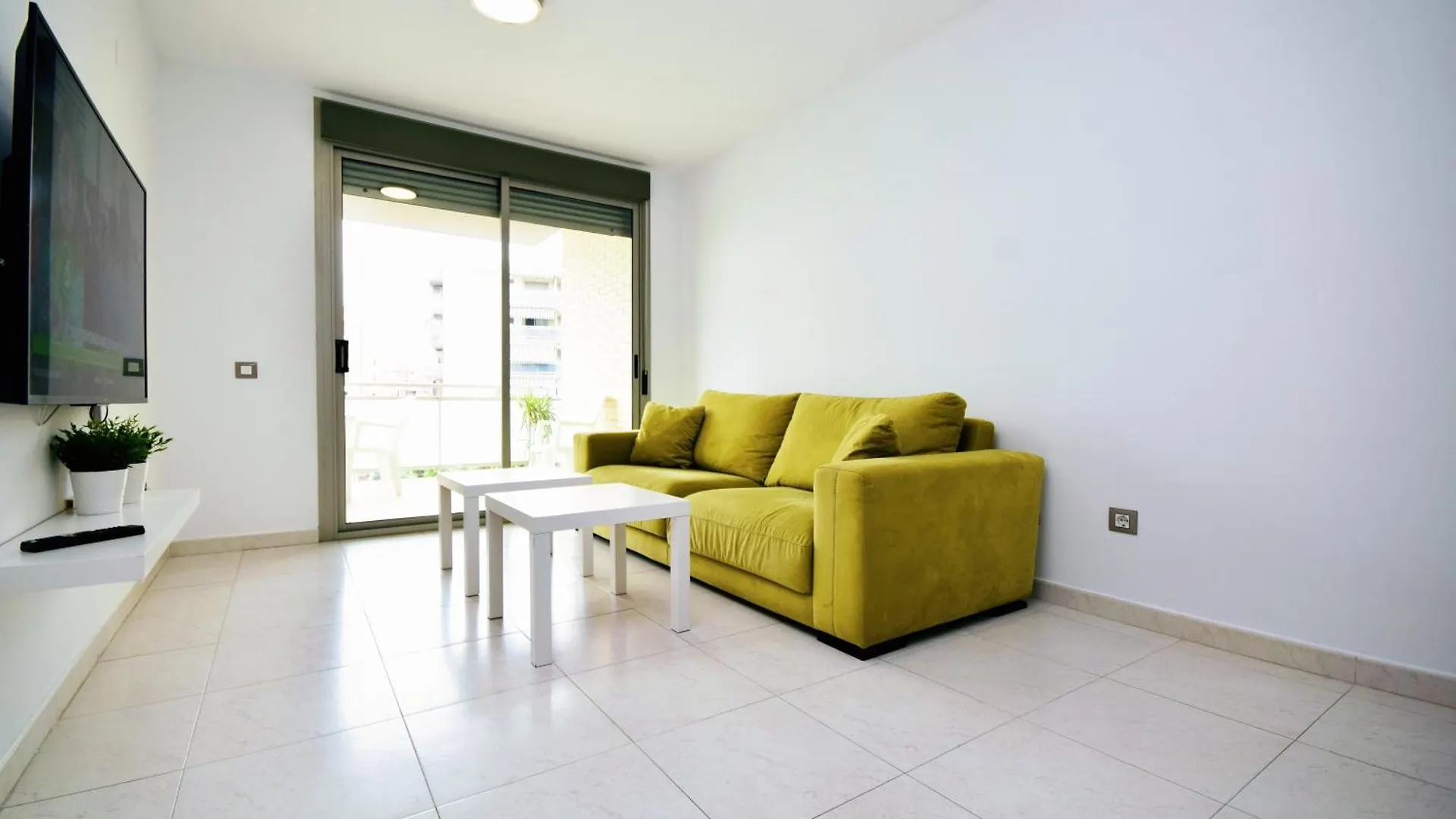 Gicd Maldivas Apartment La Pineda Spain